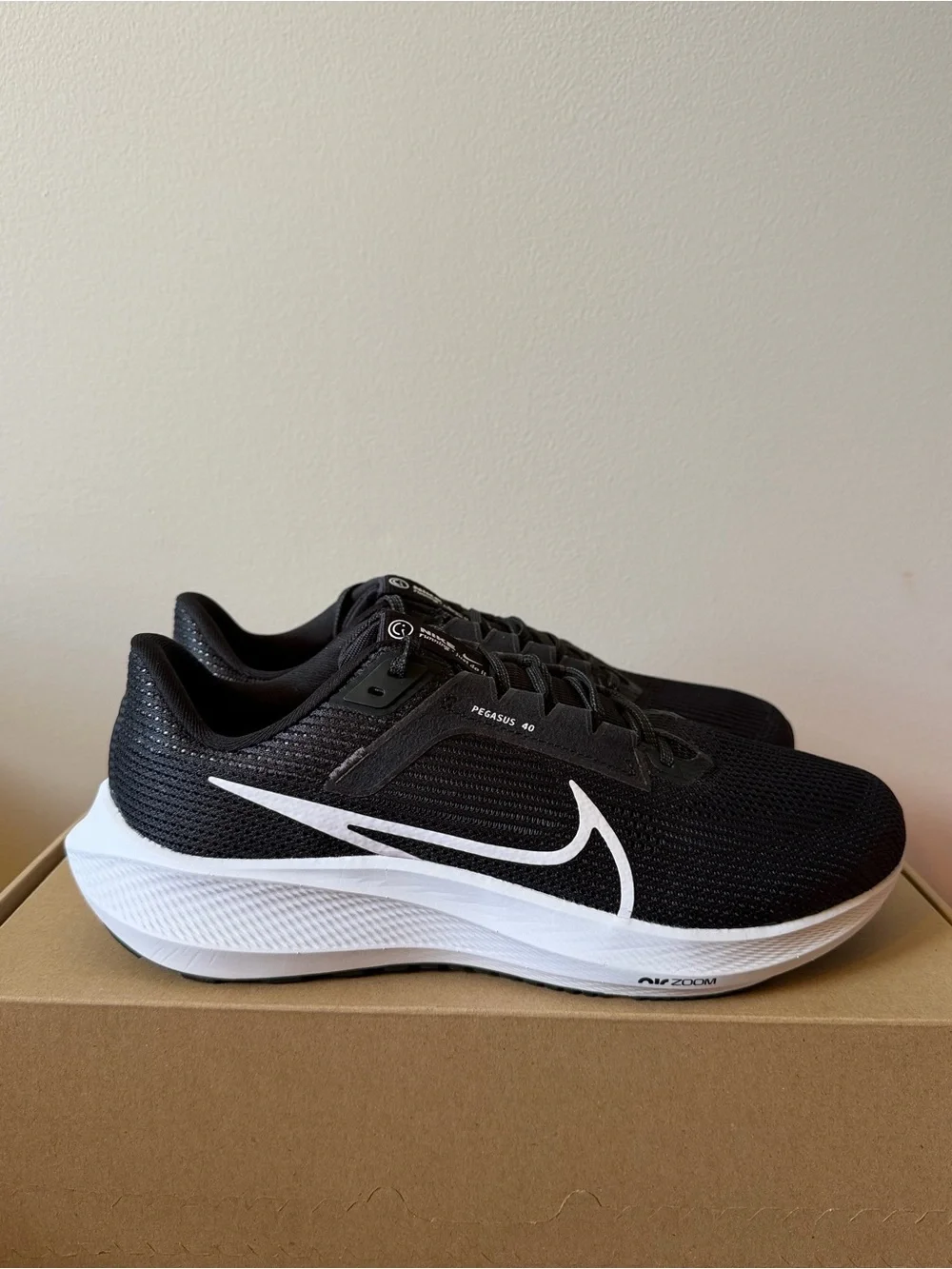 Nike Air Zoom Pegasus 40 Wide Black White DV7480-001 Men’s Size 9 Wide